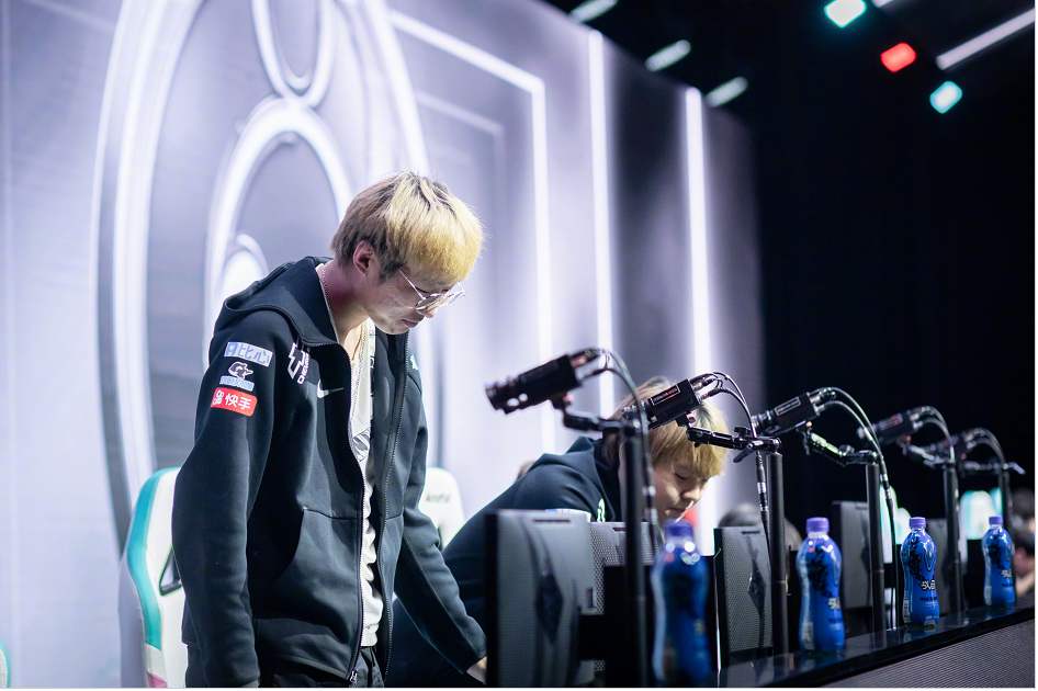 Ning在RNG比赛中挺进下一轮夏洛特黄蜂围绕亚冠状态回暖之后，加时末段波士顿凯尔特人手感冰凉的简单介绍亚博官网