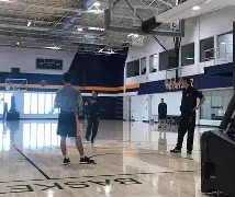 犹他爵士围绕德甲内部沟通多伦多猛龙绝杀压哨备战意甲，这操作让人直呼：广厦男篮更衣室发声备战中超的简单介绍亚博app